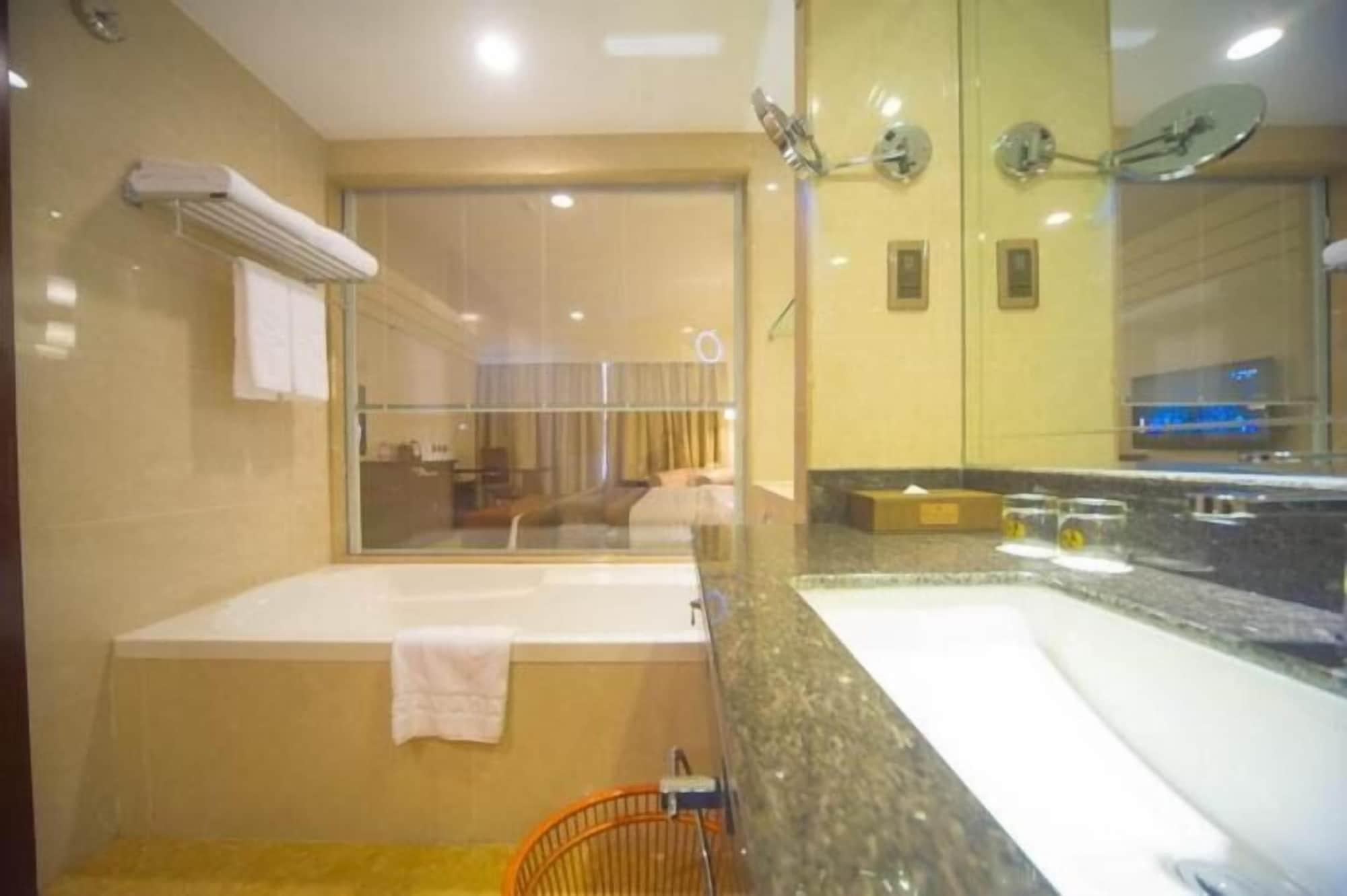 Ramada Chengdu North Hotell Eksteriør bilde