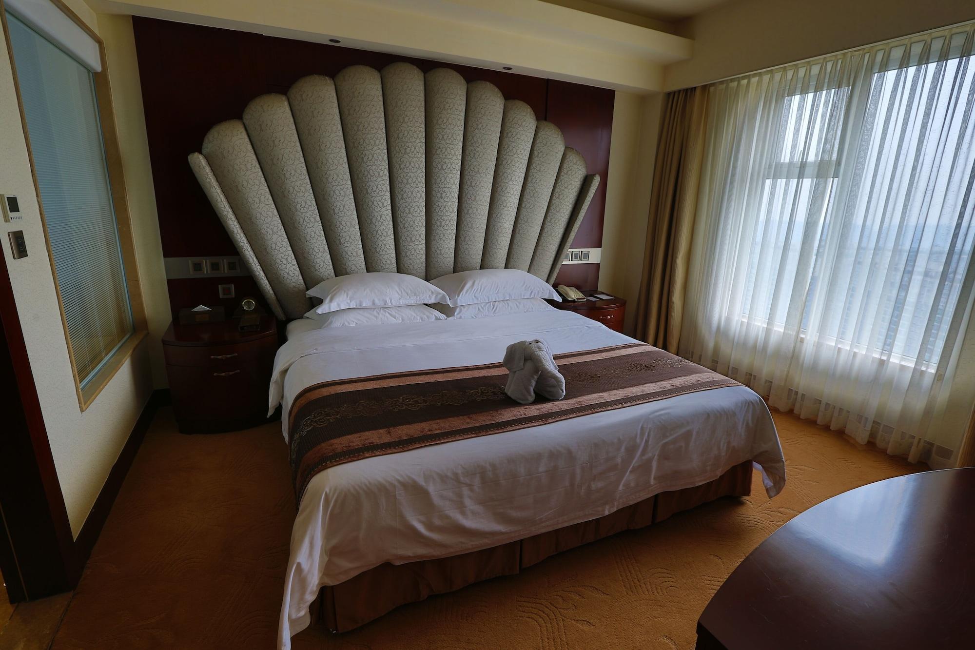 Ramada Chengdu North Hotell Eksteriør bilde