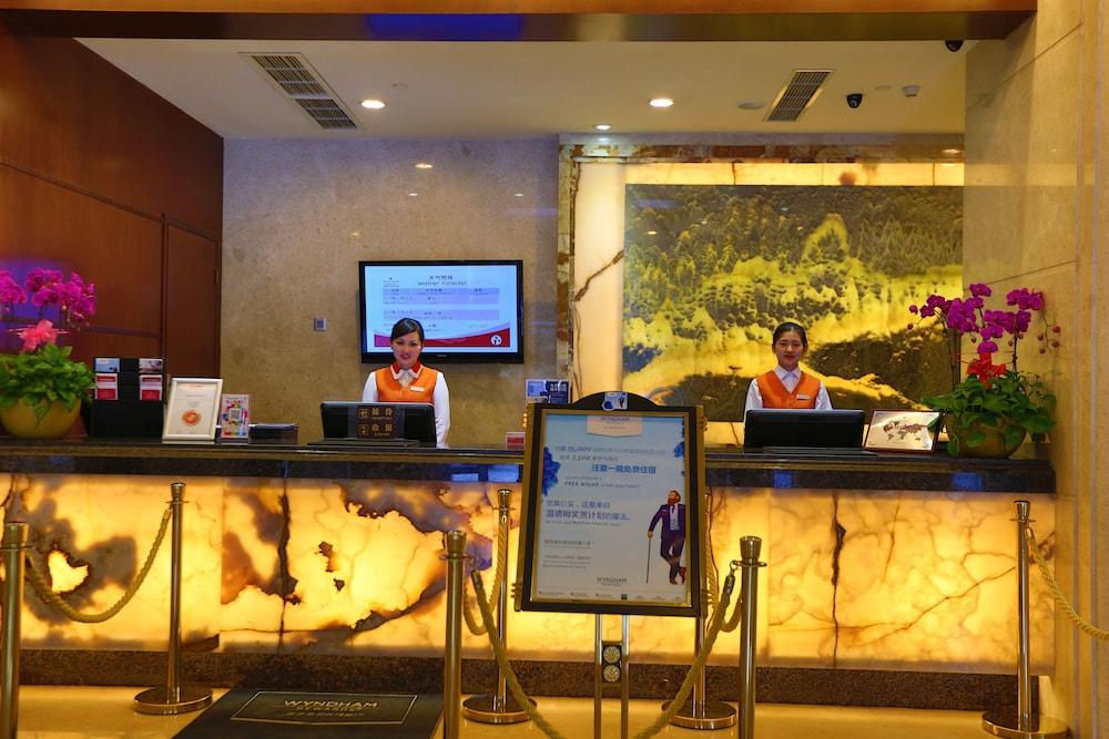 Ramada Chengdu North Hotell Eksteriør bilde