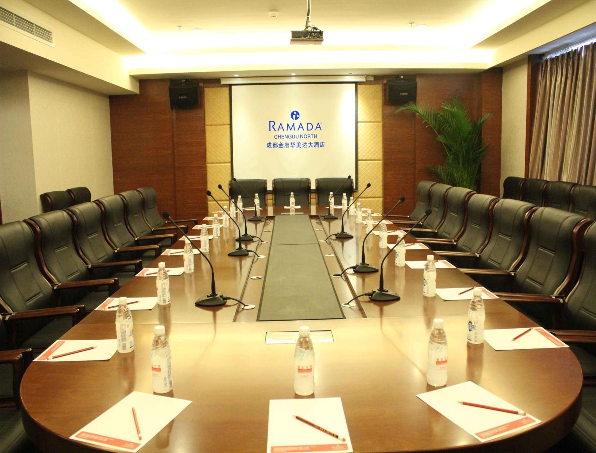 Ramada Chengdu North Hotell Eksteriør bilde